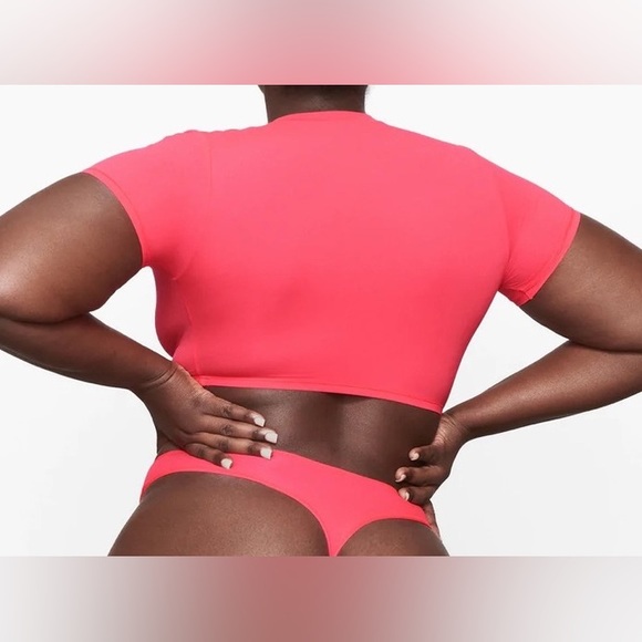 NWT SKIMS Cropped T-Shirt 4X; 3X, 2X Fit Everyone AP-TSH-0656 Wms - Picture 11 of 16